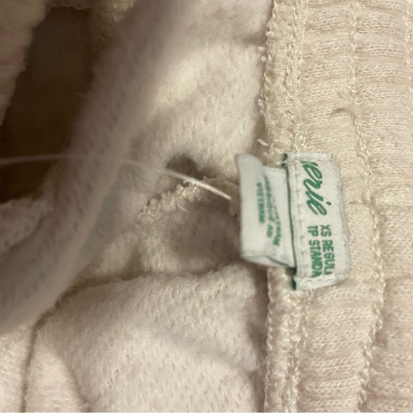 Aerie Love sweatpants. Like new. Only worn a few times size XS. So cute. Rare ❤️ - Picture 3 of 3